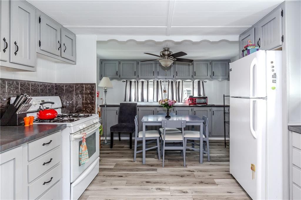 18 Helen Drive photo 10