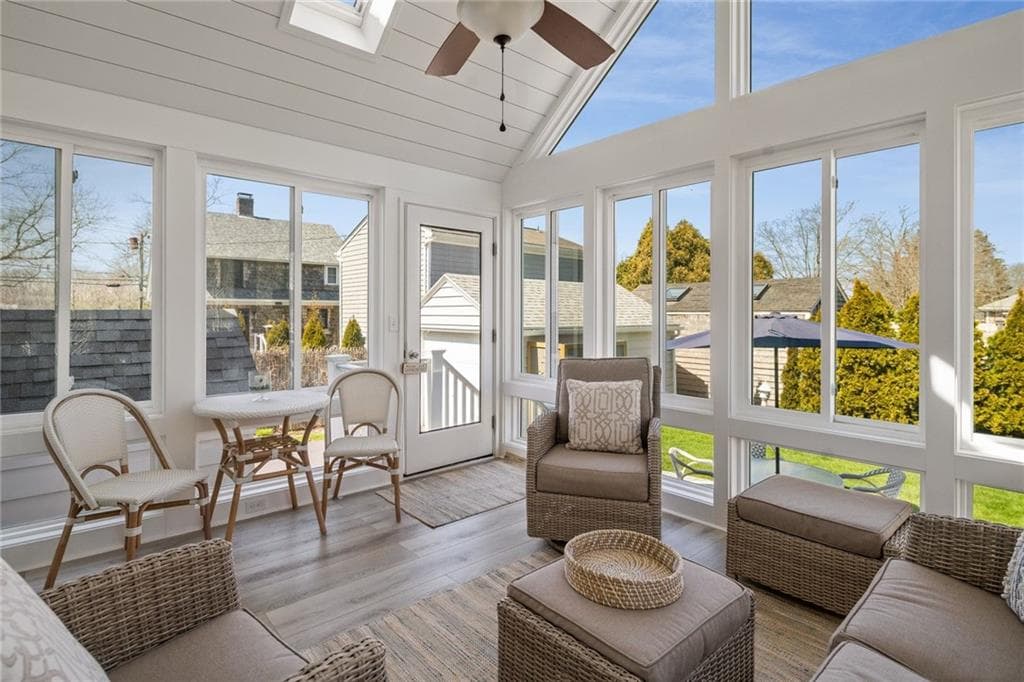 Single Family Residence at 94 Ruggles Avenue, Newport, photo 9 of 28