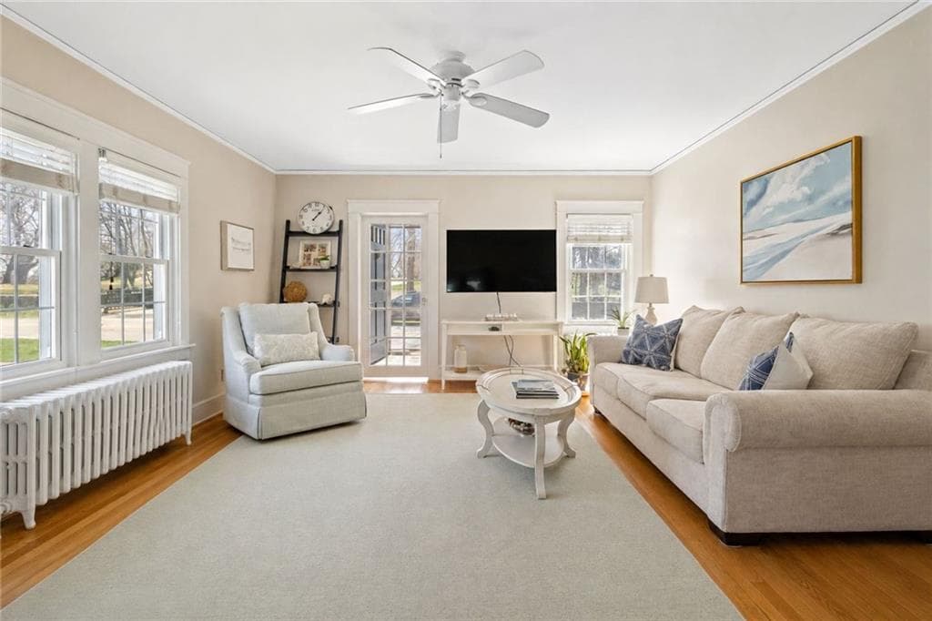 Single Family Residence at 94 Ruggles Avenue, Newport, photo 4 of 28
