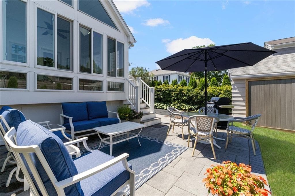 Single Family Residence at 94 Ruggles Avenue, Newport, photo 21 of 28