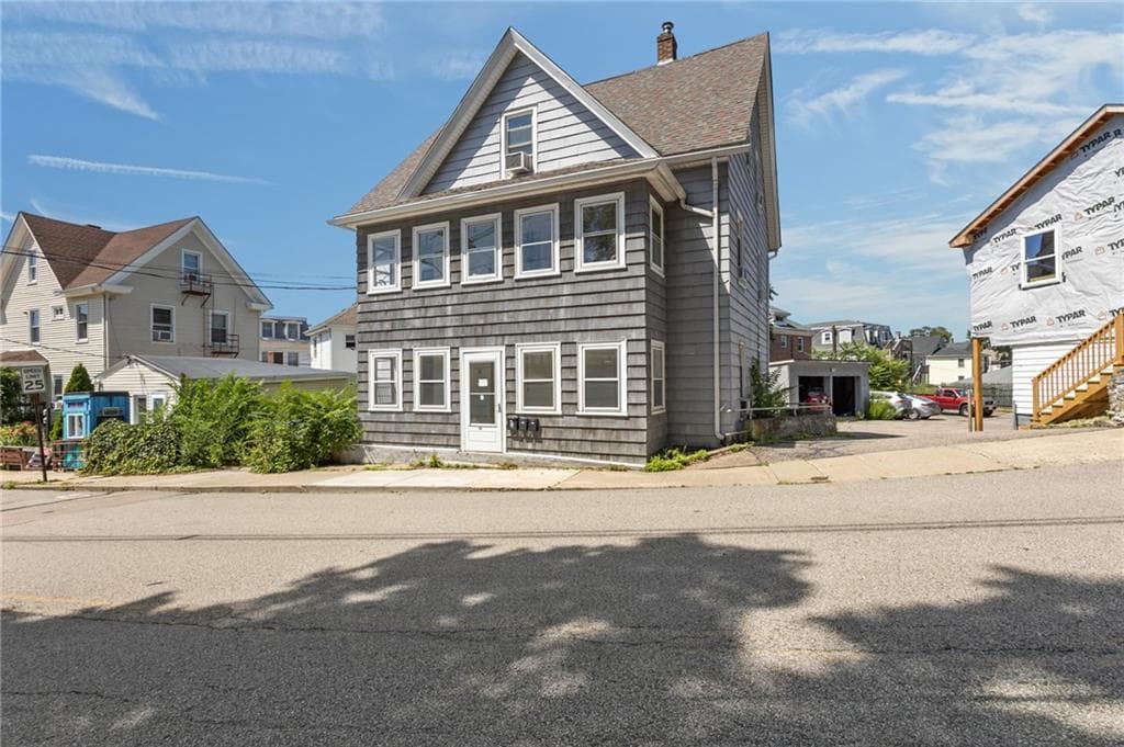 55 Pleasant Street photo 2