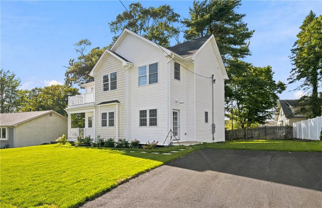 11 Juniper Street photo 3