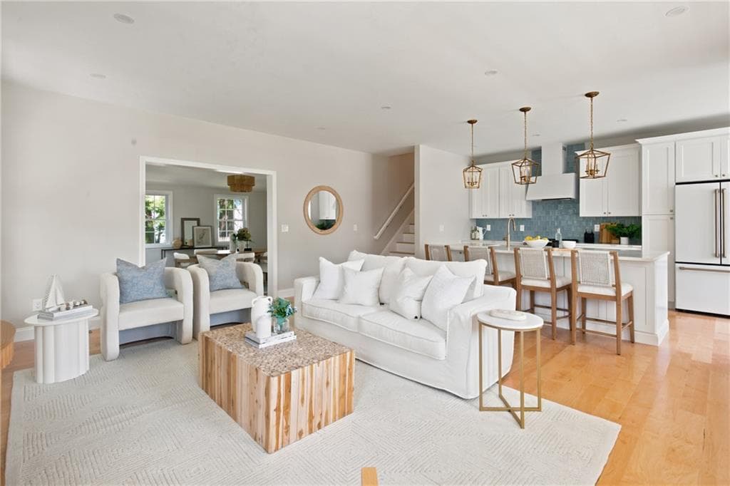 11 Juniper Street photo 5