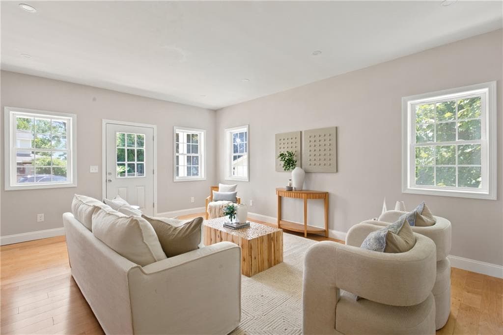 11 Juniper Street photo 8