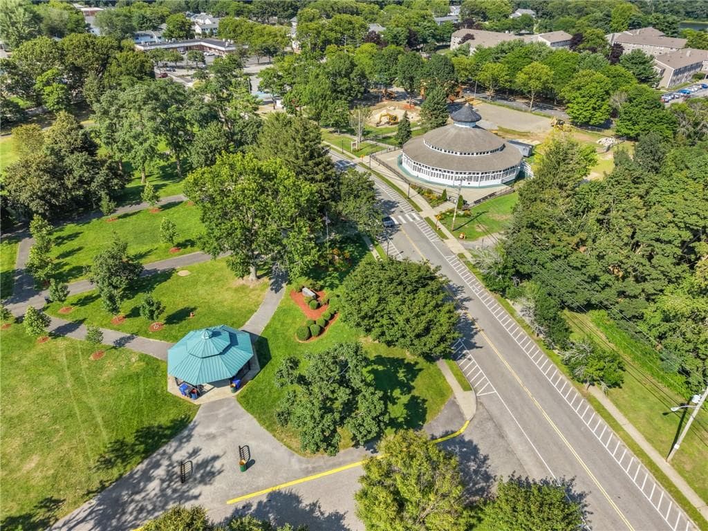 50 Planet Avenue photo 46