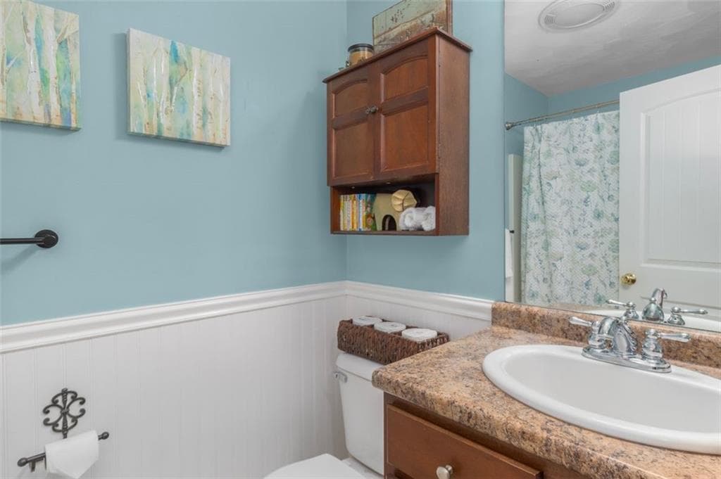 33 Charles Avenue photo 24
