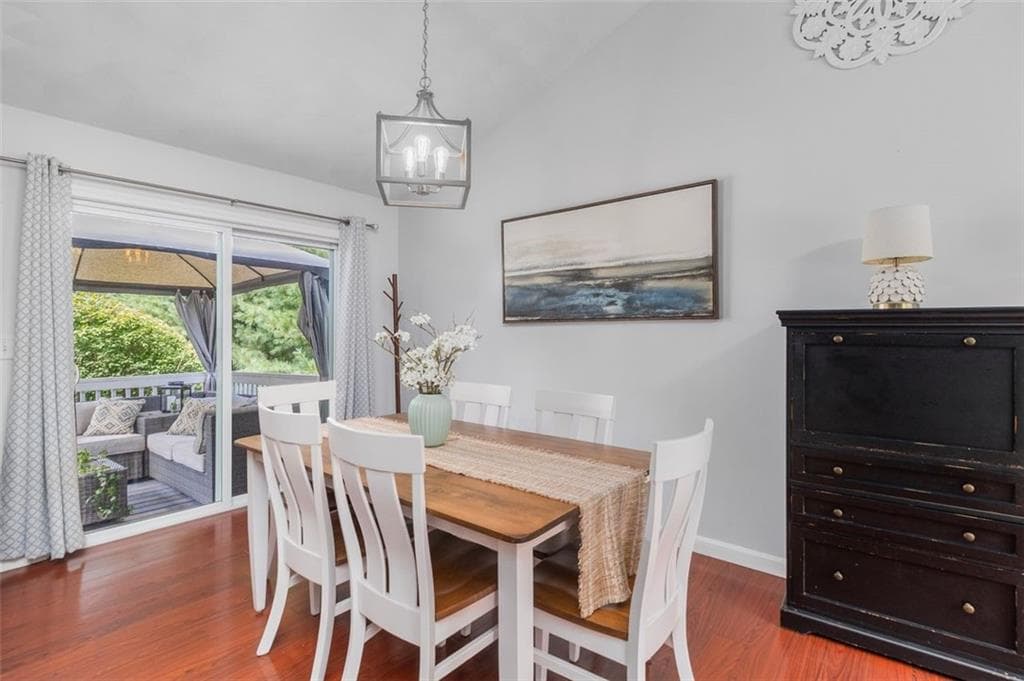 33 Charles Avenue photo 11