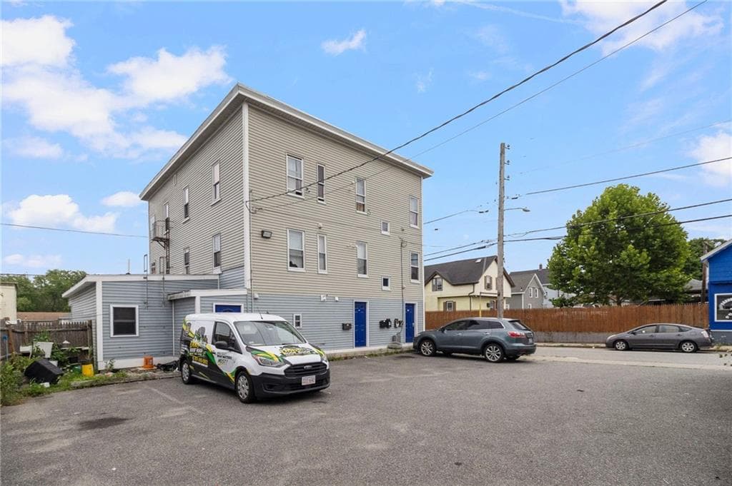 538 Wood Avenue photo 3