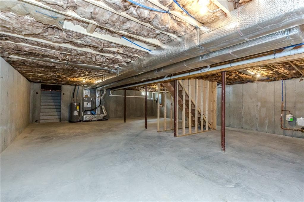 251 Crompton Road photo 16