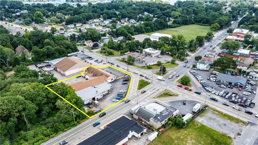 2077 West Shore Road photo 4