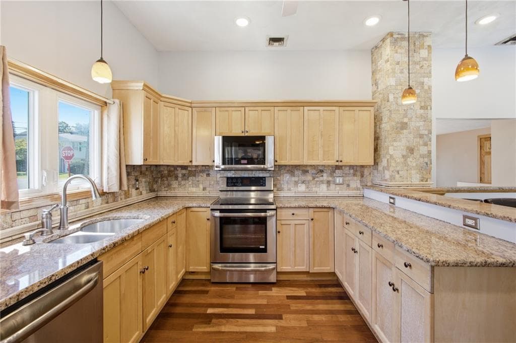 95 Uxbridge Street photo 7