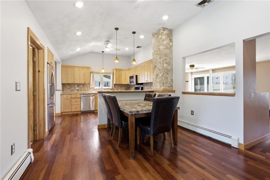 95 Uxbridge Street photo 8