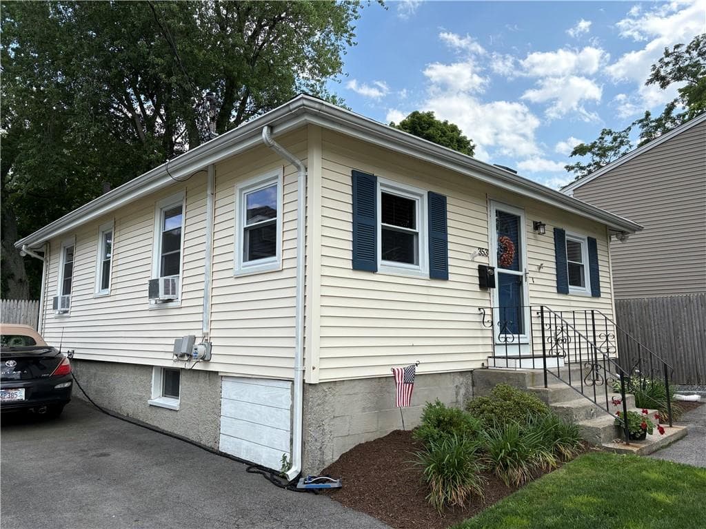 353 MASSASOIT Avenue photo 2