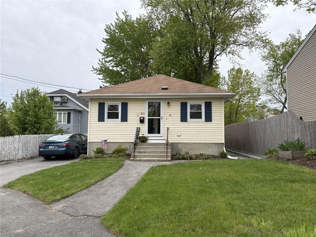 353 MASSASOIT Avenue photo 5