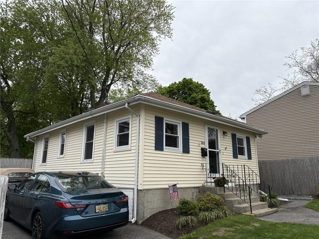 353 MASSASOIT Avenue photo 4