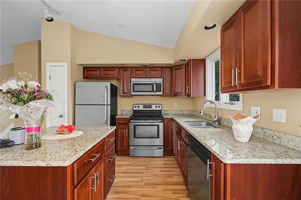 15 Atlantic Avenue photo 2