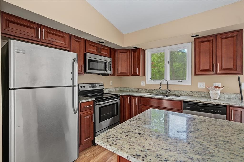 15 Atlantic Avenue photo 3