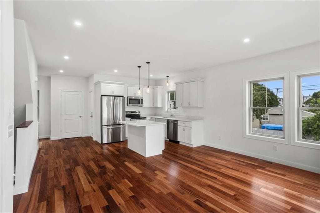 11 Stone Street UNIT E photo 6