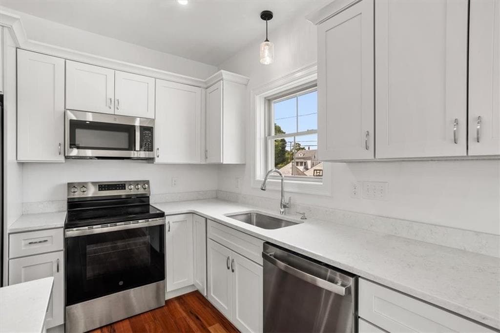 11 Stone Street UNIT E photo 9