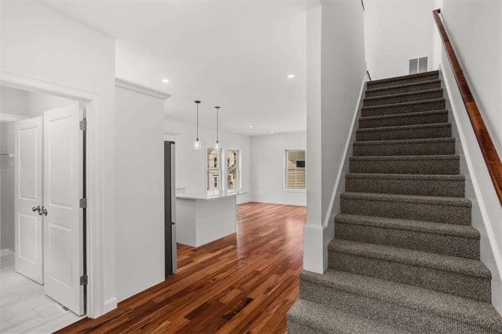 11 Stone Street UNIT D photo 13