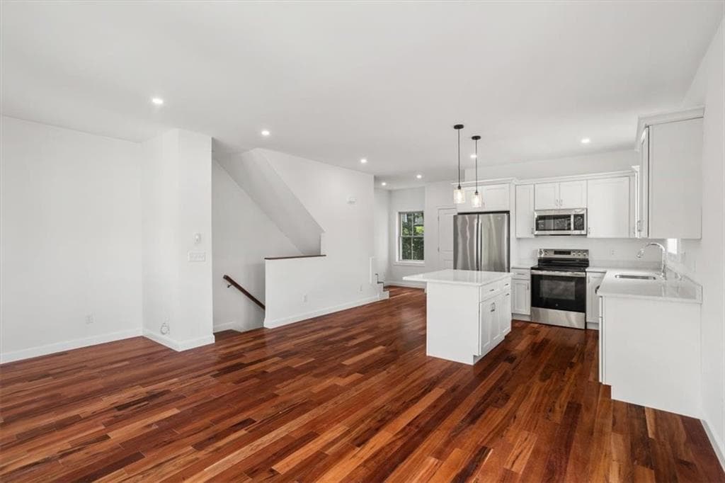 11 Stone Street UNIT D photo 7