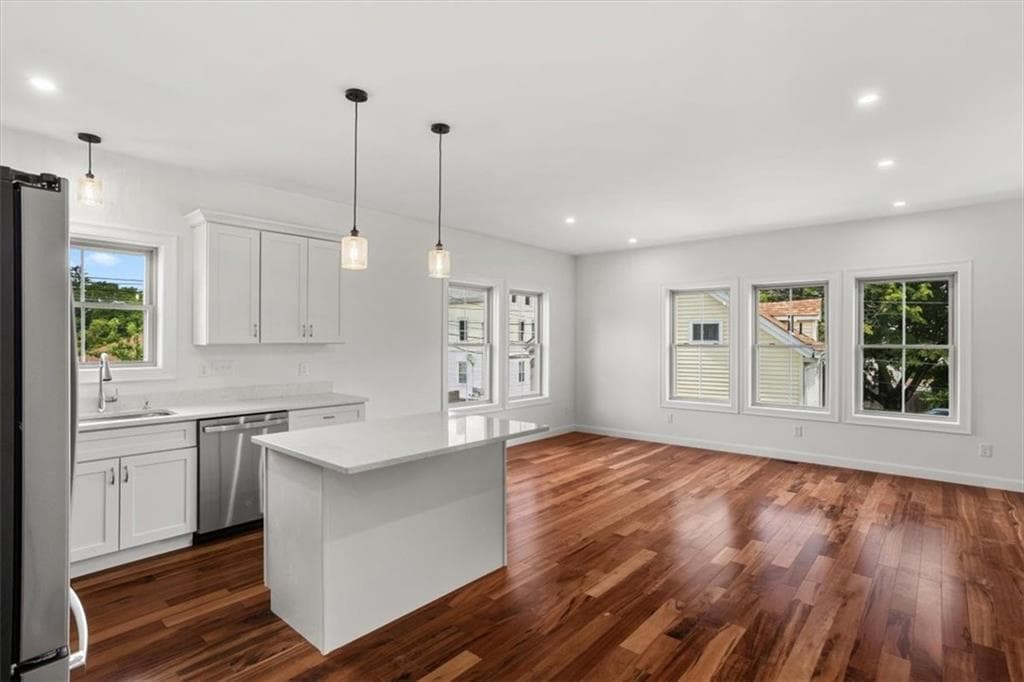 11 Stone Street UNIT D photo 3