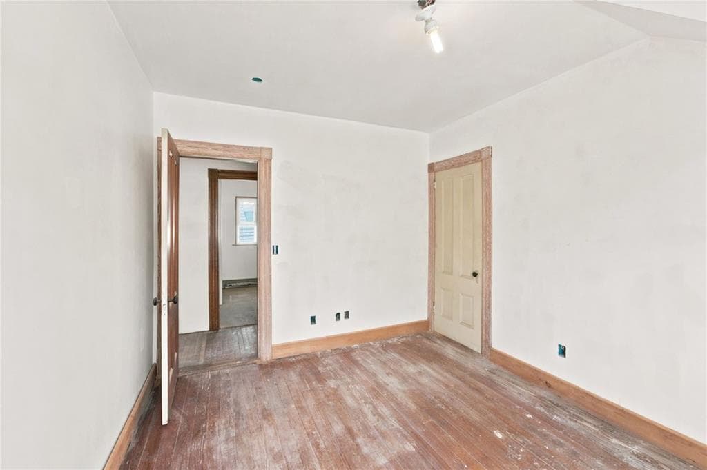355 357 Williams Street photo 23