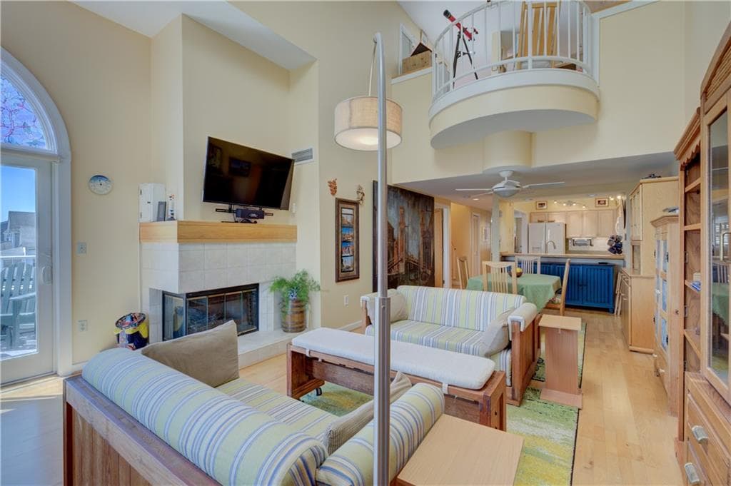 204 BELLEVUE Court UNIT 204 photo 12