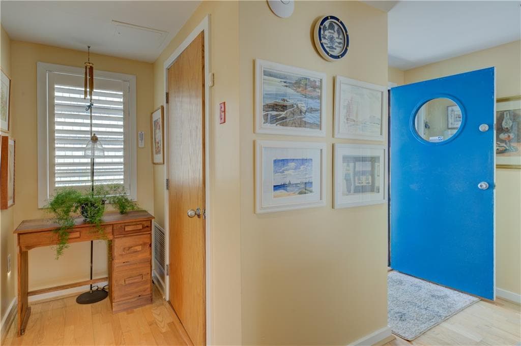 204 BELLEVUE Court UNIT 204 photo 19