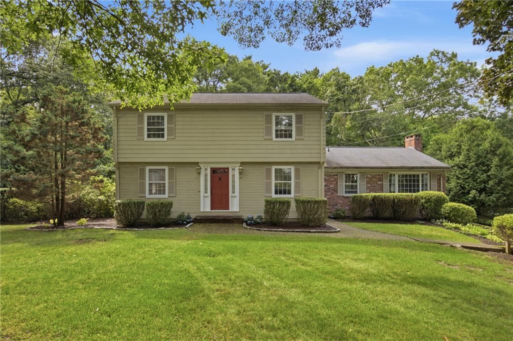 32 Bishop Drive photo 2