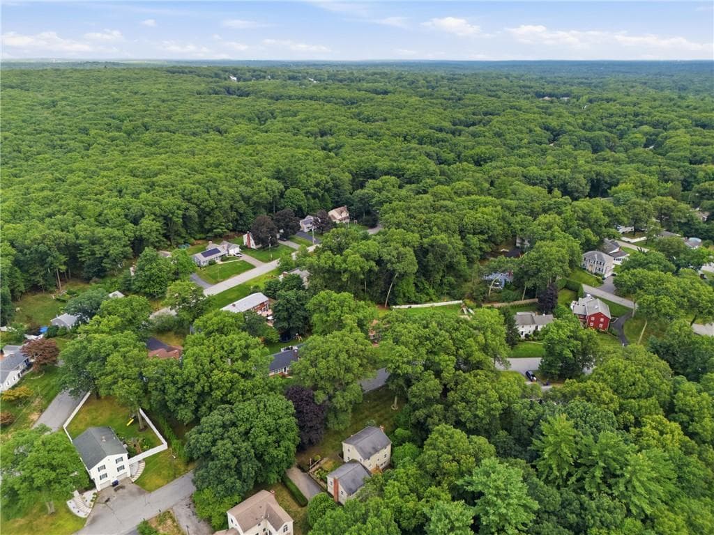 32 Bishop Drive photo 42