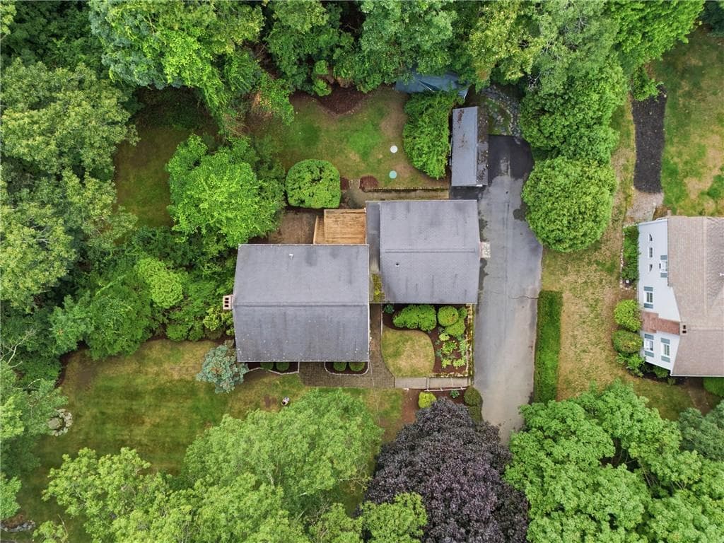 32 Bishop Drive photo 43