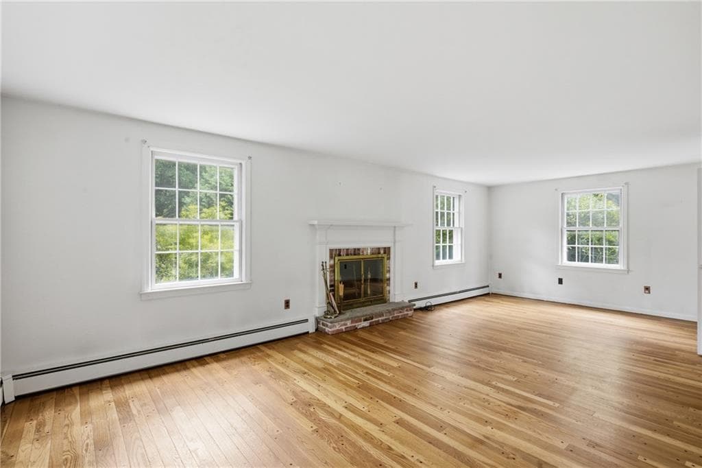 32 Bishop Drive photo 8
