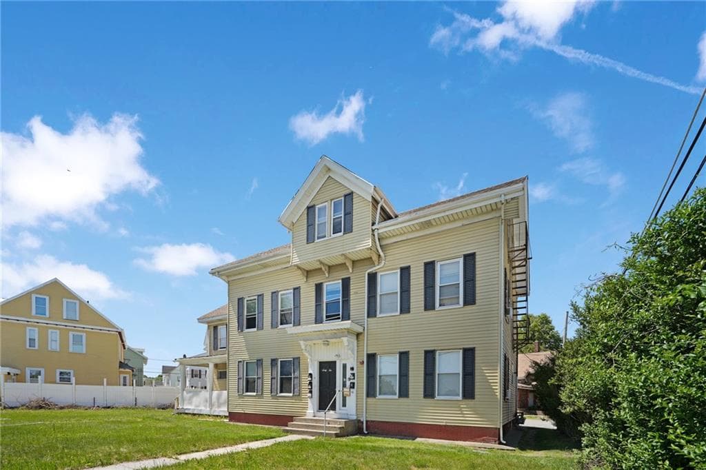 62 Conant Street photo 3
