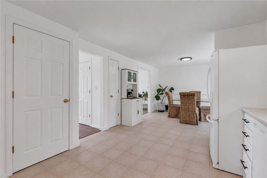 Single Family Residence at 6 Fleuette Drive, Bellingham, photo 6 of 40