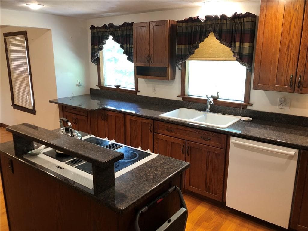 20 Richard Street photo 8