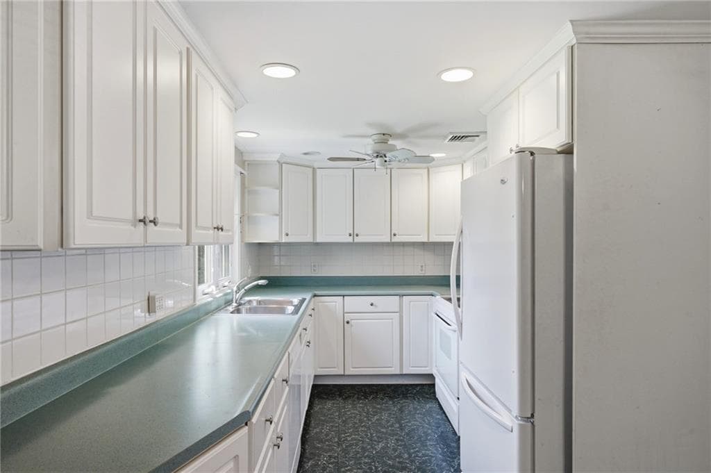 54 Winthrop Street photo 16