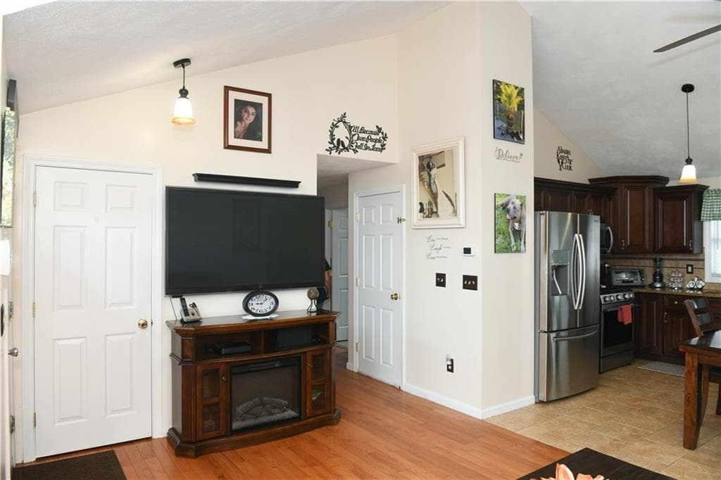 9 Mallory Court photo 10