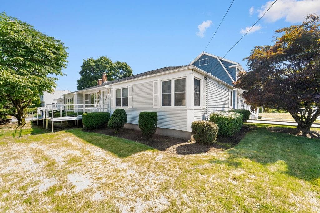 11 Hemlock Drive photo 2