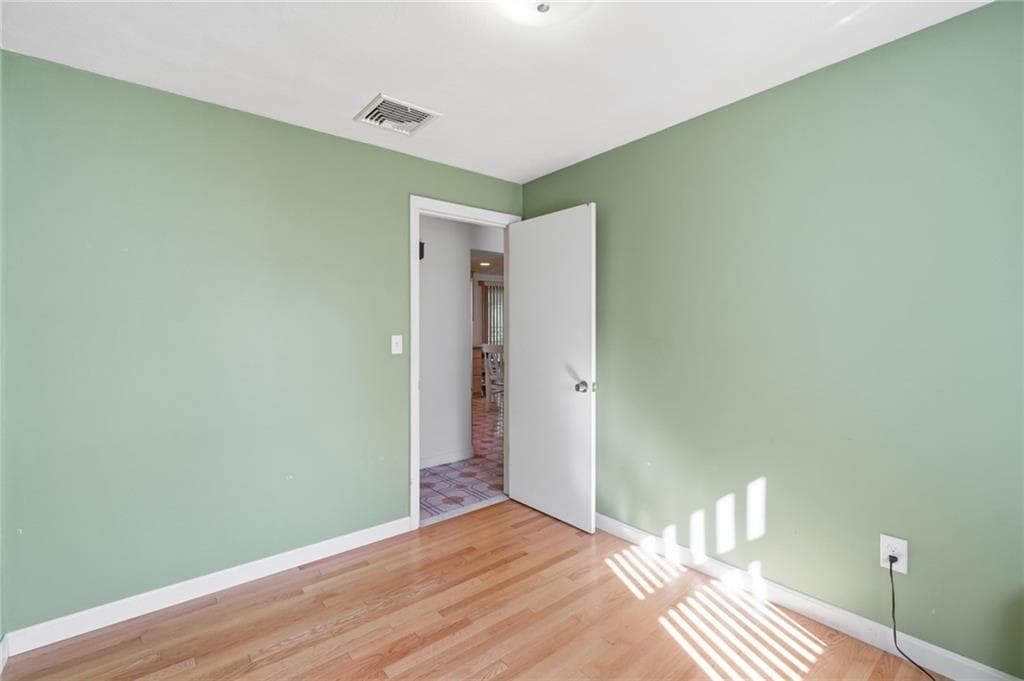 65 Thelma Avenue photo 7