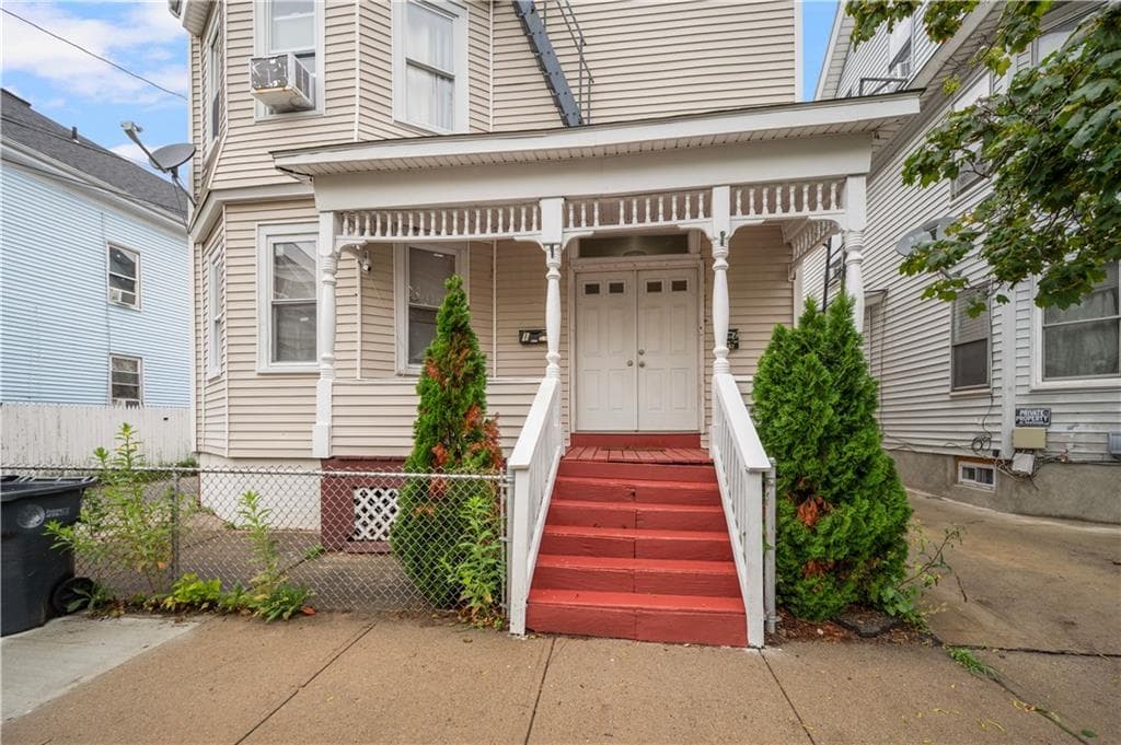 141 Burnett Street photo 3