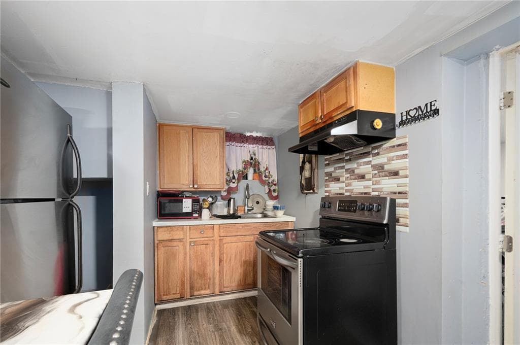 141 Burnett Street photo 5