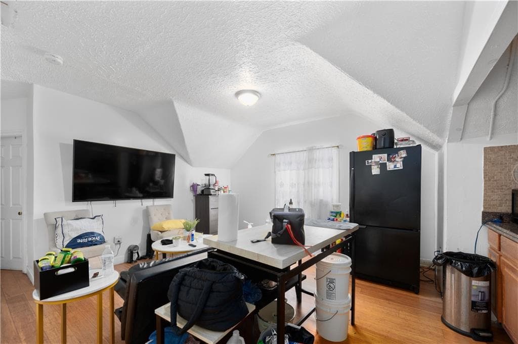 141 Burnett Street photo 20