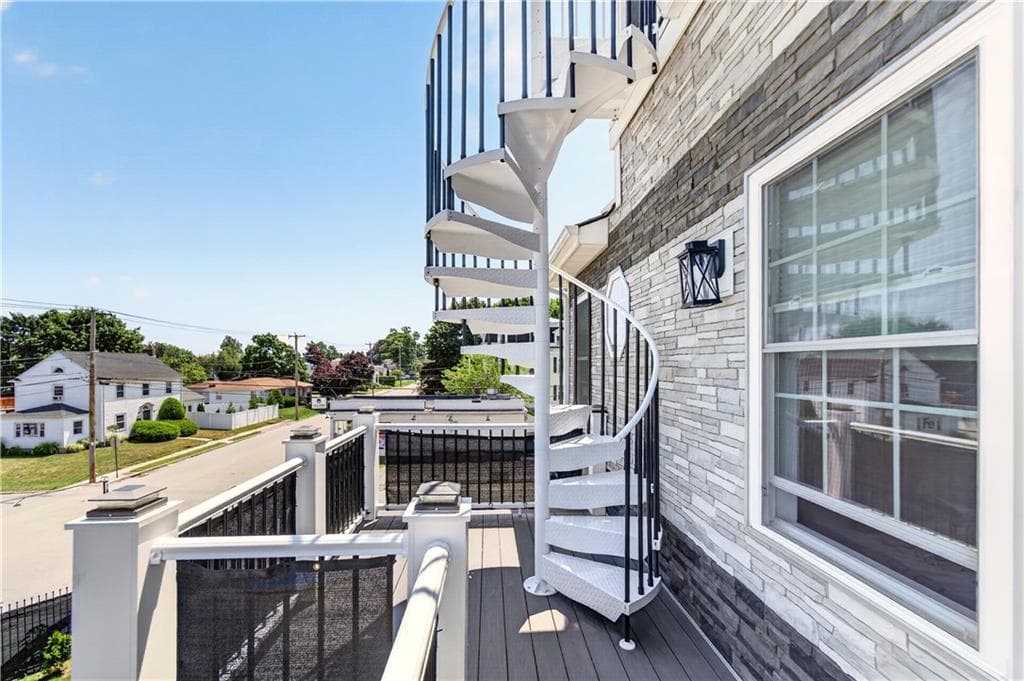 318 Farmington Avenue photo 31