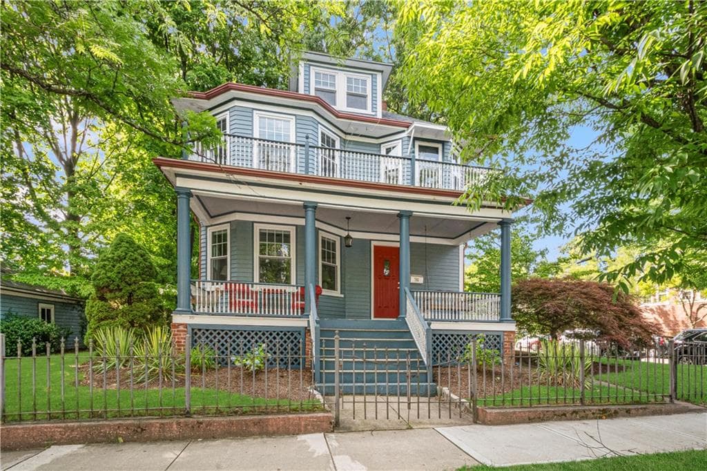 700 Hope Street