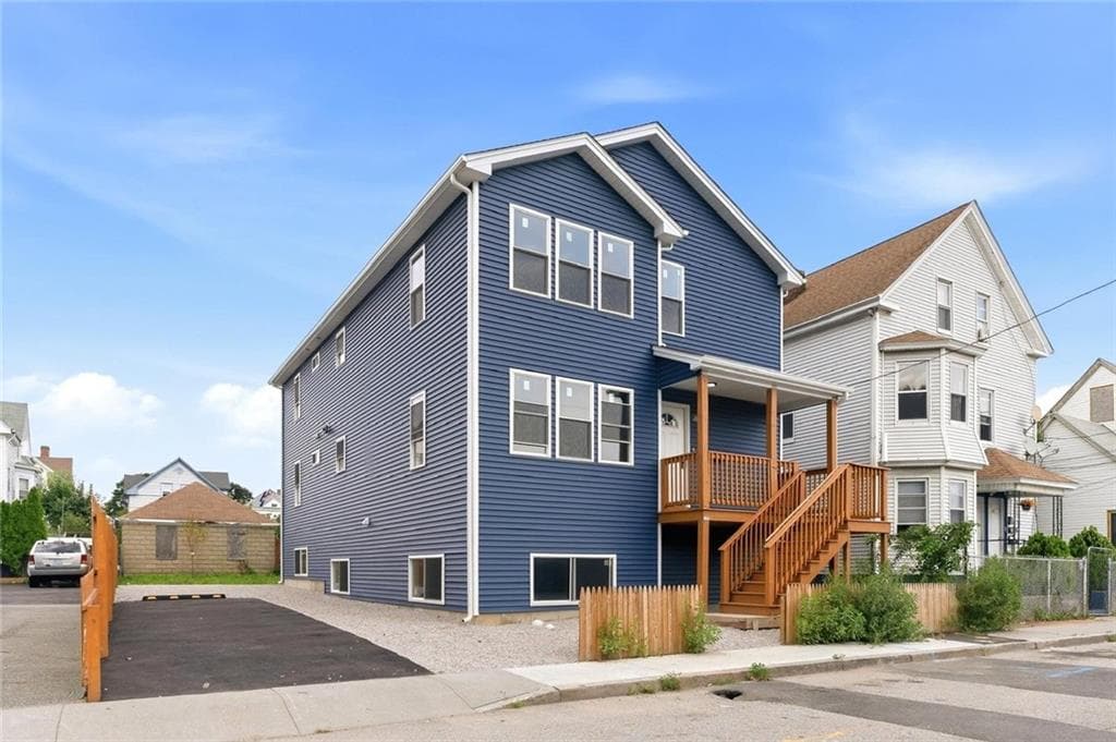 139 benedict Street photo 2