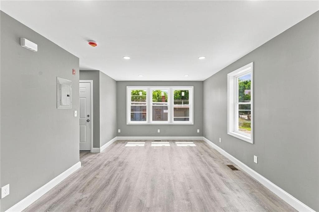 139 benedict Street photo 16