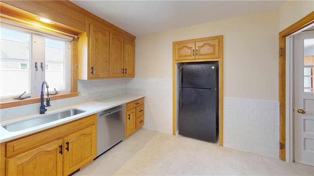 181 Fiat Avenue photo 7