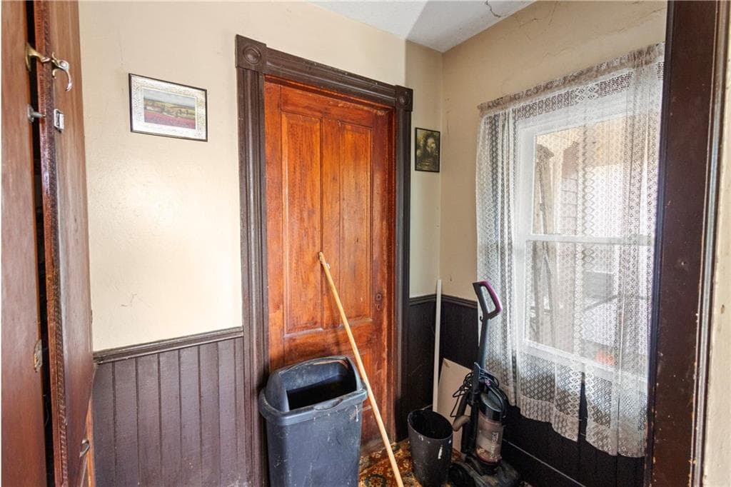 20 Spring Street W photo 14