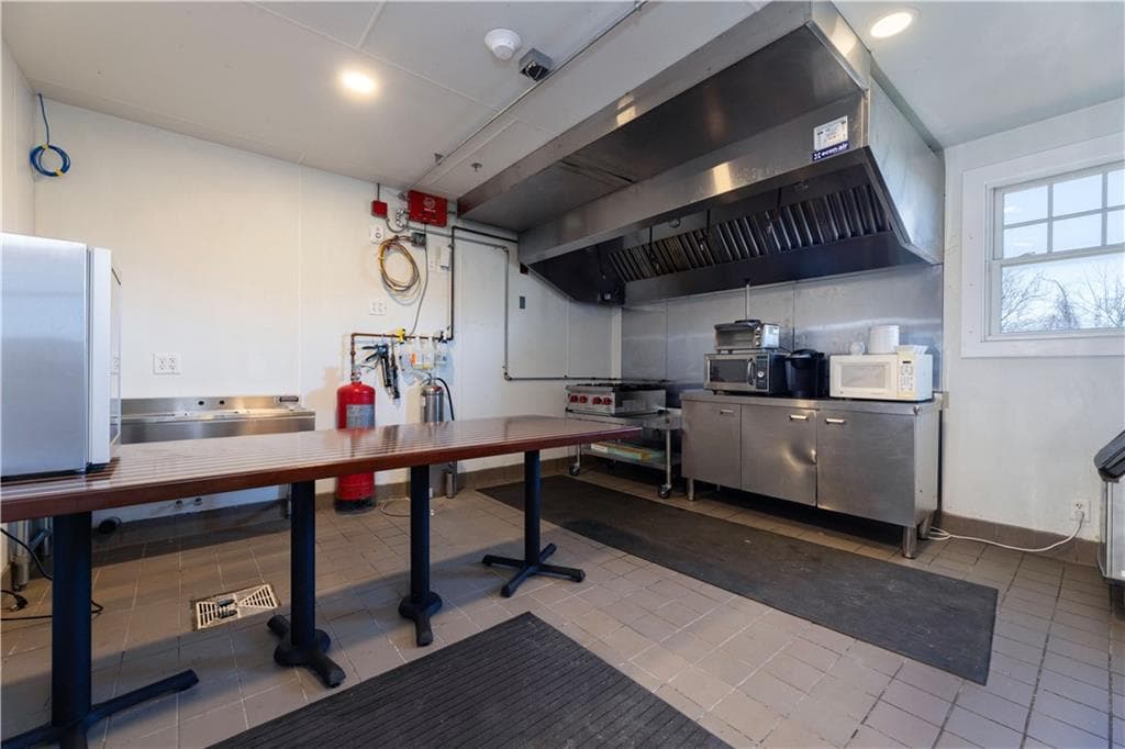 85 Ocean Avenue photo 23